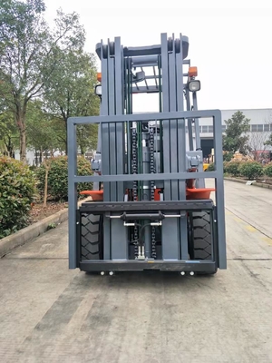 Przekładnia hydrauliczna 4800 mm 3 tonowy wózek widłowy z silnikiem wysokoprężnym z 3-stopniowym pełnym wolnym masztem