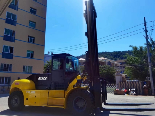 Wózek widłowy z silnikiem wysokoprężnym 20 ton FD200 Obciążenie znamionowe 20000 kg Wysokość podnoszenia masztu 8000 mm