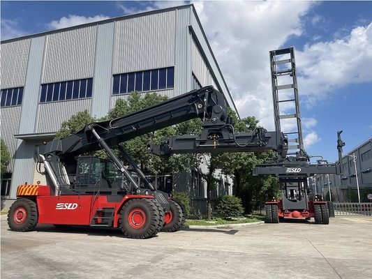 20ft & 40ft Cargo Container Stacker z silnikiem Cummins ZF 5WG261