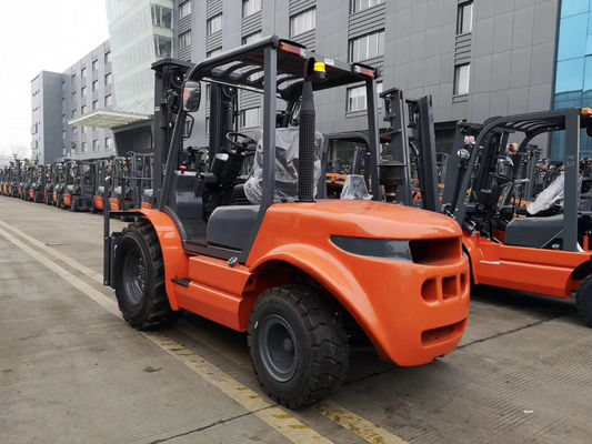 Terenowy wózek widłowy 4WD