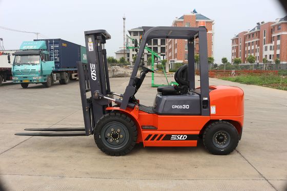 Wózek widłowy z silnikiem wysokoprężnym FD30 3000kgs wyposażony w silnik ISUZU / MITSUBISHI