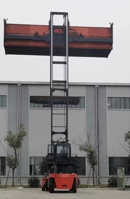 8 ton pustych kontenerów do układania pustych kontenerów 20 Ft 40 stóp na placu kontenerowym